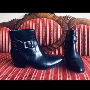 Frye Boots! Worn twice super cute all leather